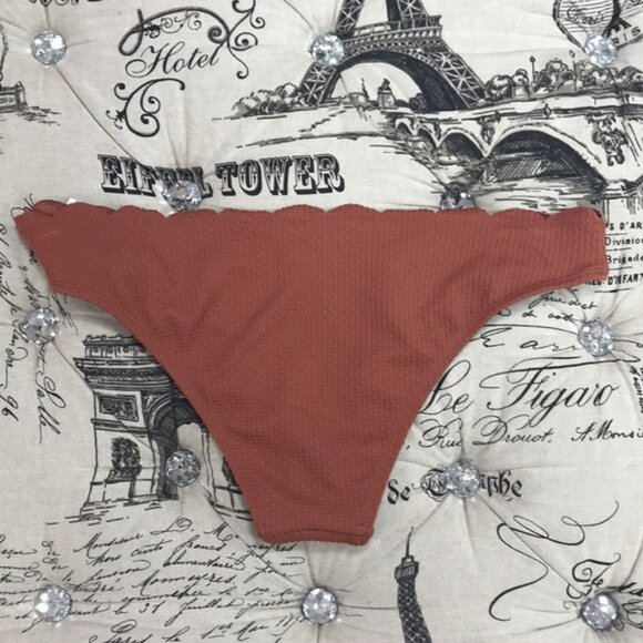 NWOT TOPSHOP Scallop Bikini Bottoms - Picture 6 of 6